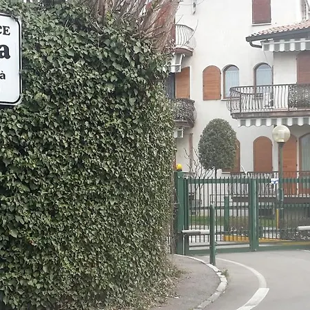 Monolocale Con 2 Posti Letto *