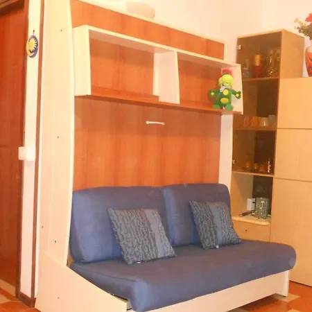 Monolocale Con 2 Posti Letto *