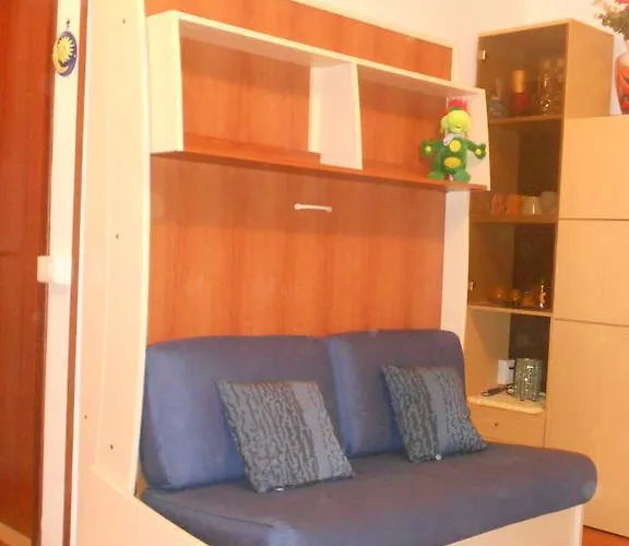 Monolocale Con 2 Posti Letto *